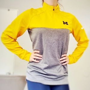 Nike Michigan 1/3 zip up long sleeve warm shirt. Women size Small.